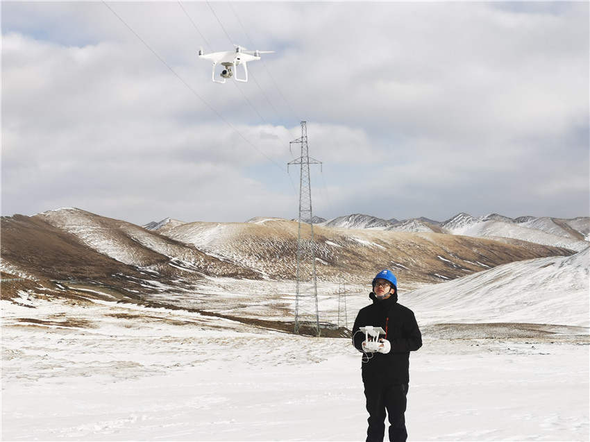 無(wú)人機(jī)作業(yè).jpg 無(wú)人機(jī)作業(yè).jpg